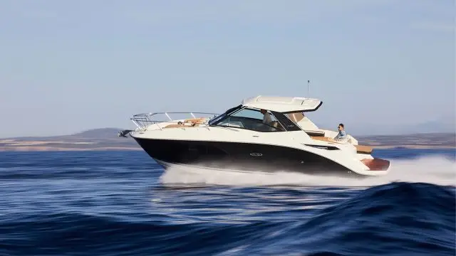 Sea Ray Sundancer 320 - Navegando