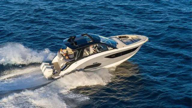 Sea Ray Sundancer 370 Fueraborda - Imagen principal