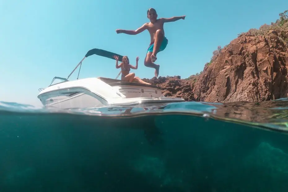 Sea Ray 250 Sun Sport -Fondeando