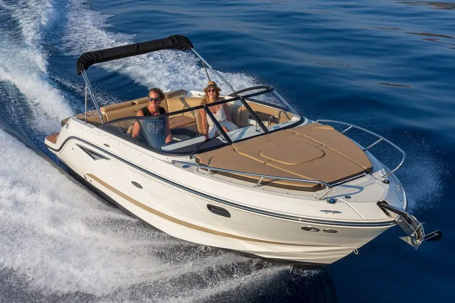 Sea Ray 250 Sun Sport - Primer plano