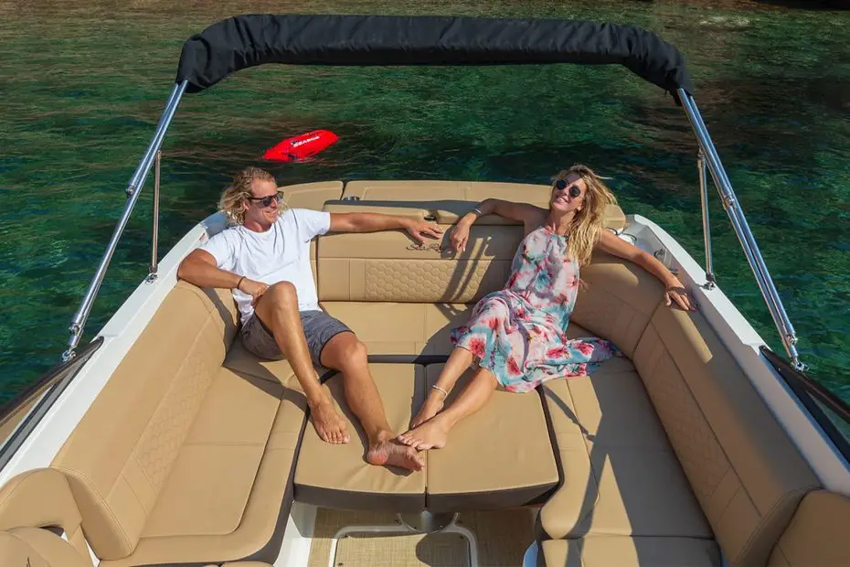 Sea Ray 250 Sun Sport - Solárium popa