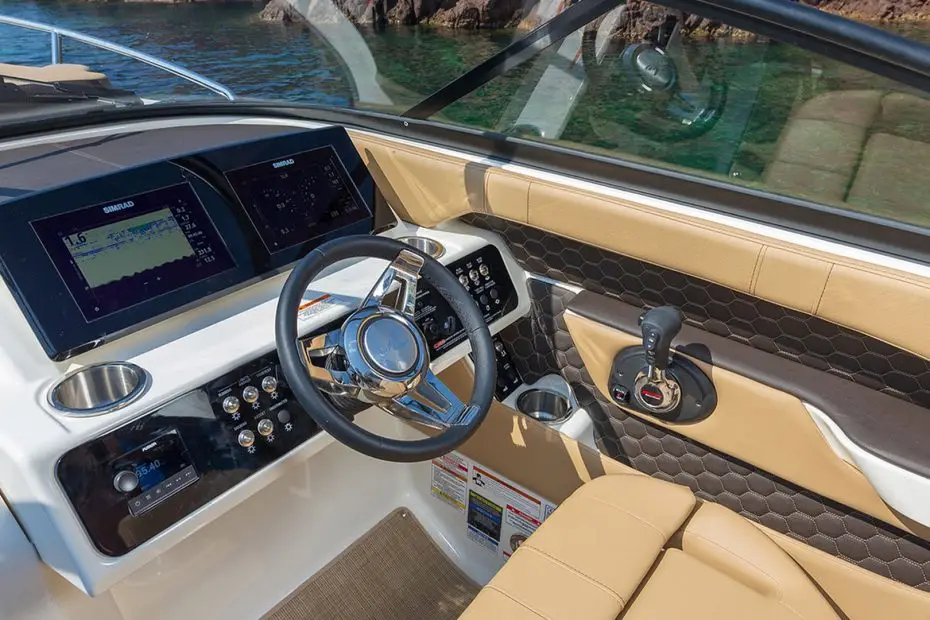 Sea Ray 250 Sun Sport - Vista piloto