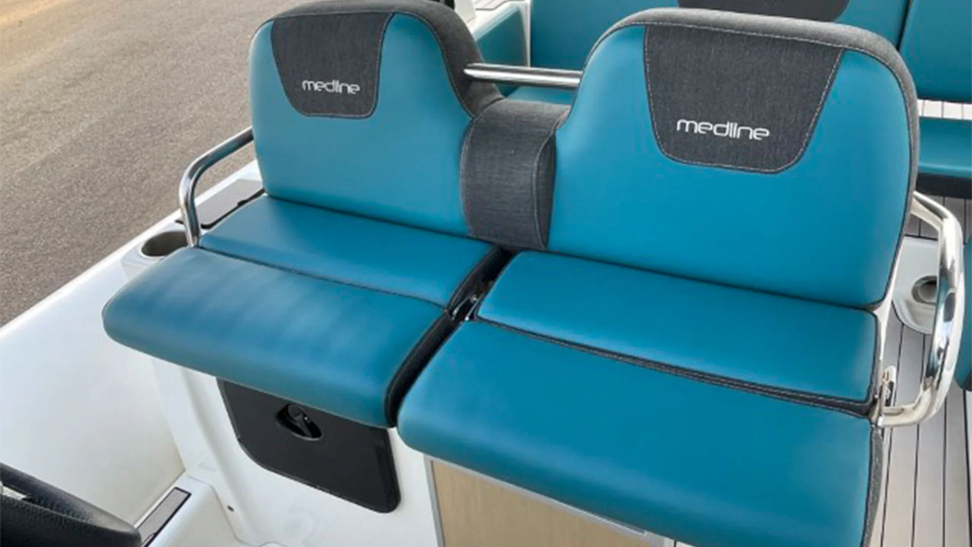 Semirrígida ocasión Zodiac Medline 7.5 2021 - Asientos extendidos