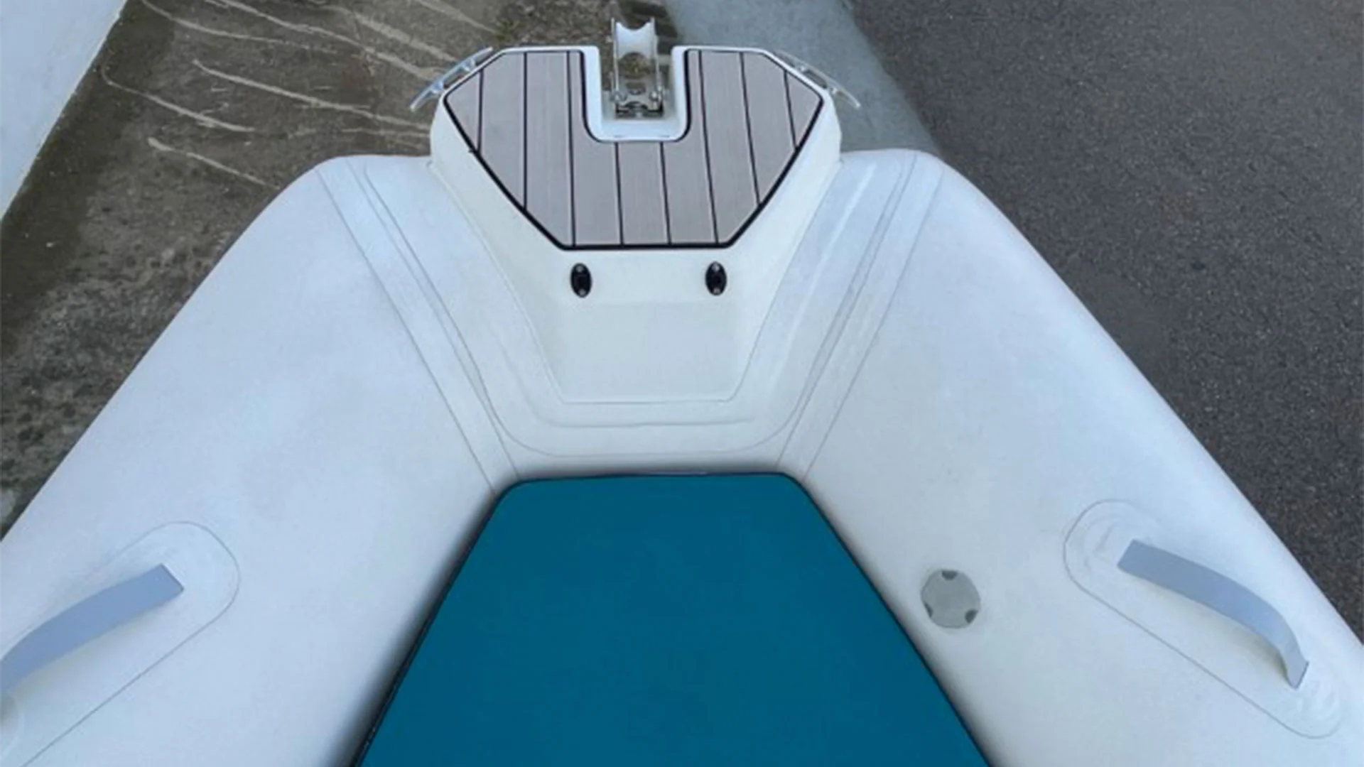 Semirrígida ocasión Zodiac Medline 7.5 2021 - Molinete