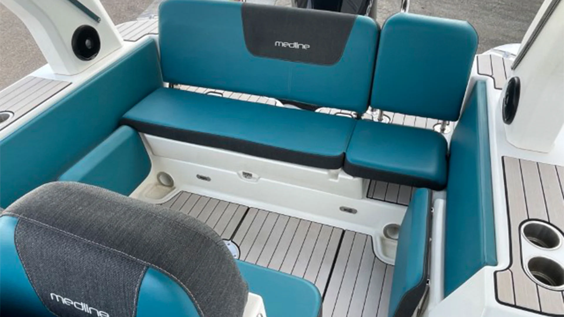 Semirrígida ocasión Zodiac Medline 7.5 2021 - Zona popa