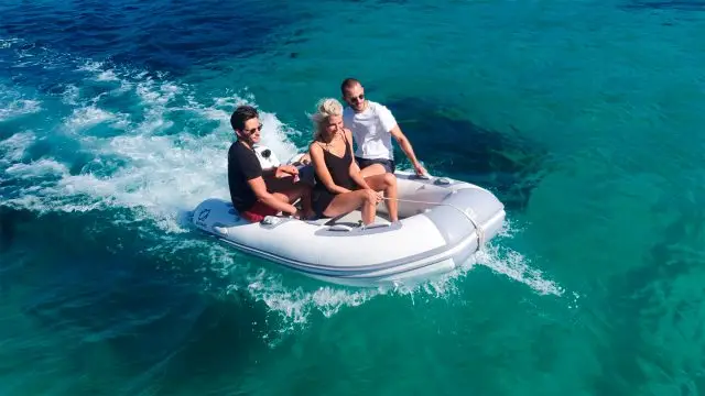 Zodiac Cadet 270 Aero - Navegando