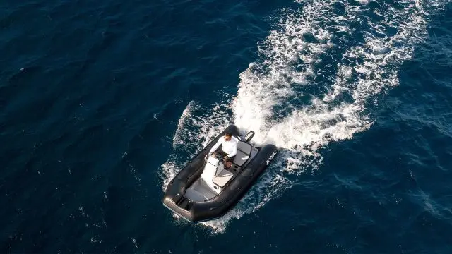 Zodiac eOpen 3.4 - A toda velocidad