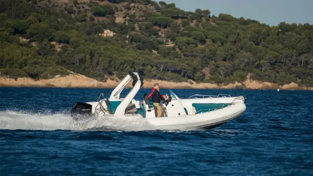 Zodiac Medline 7.5 - A toda velocidad