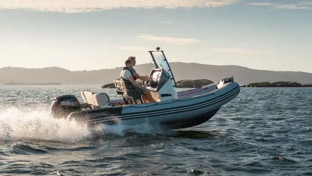 Zodiac Open 5-5 - Navegando a babor