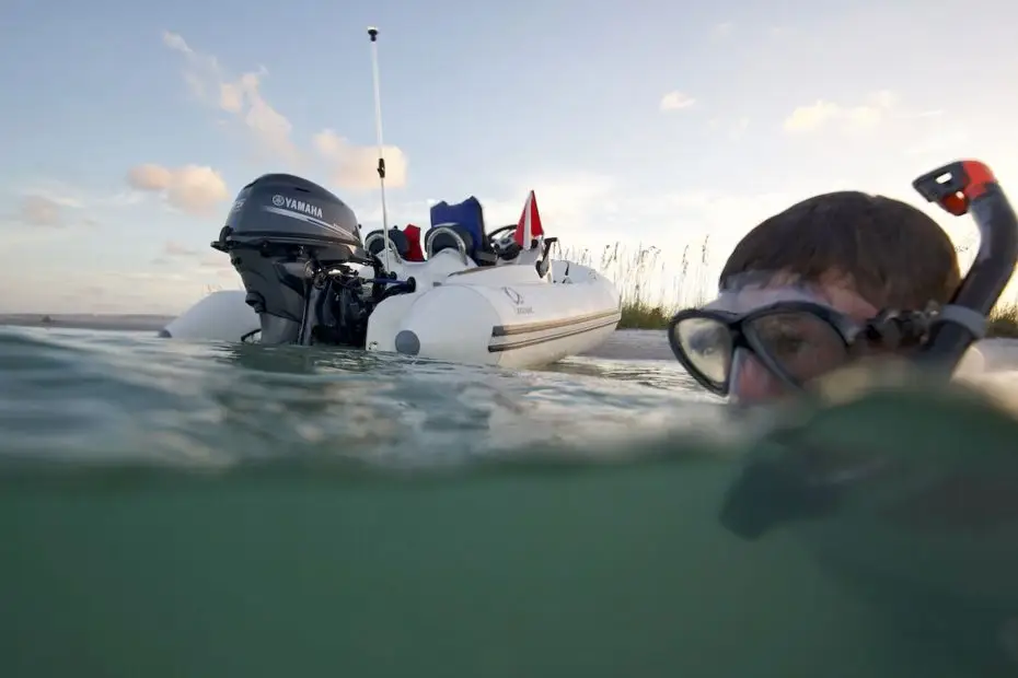 Zodiac Yachtline 360 - Fondeando