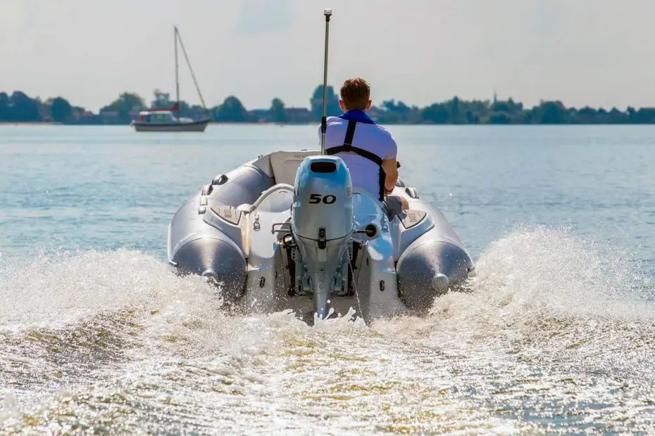 Zodiac Yachtline 360 - Navegando