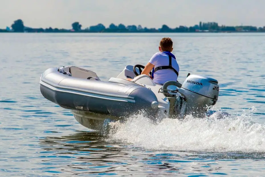 Zodiac Yachtline 360 - Planeando