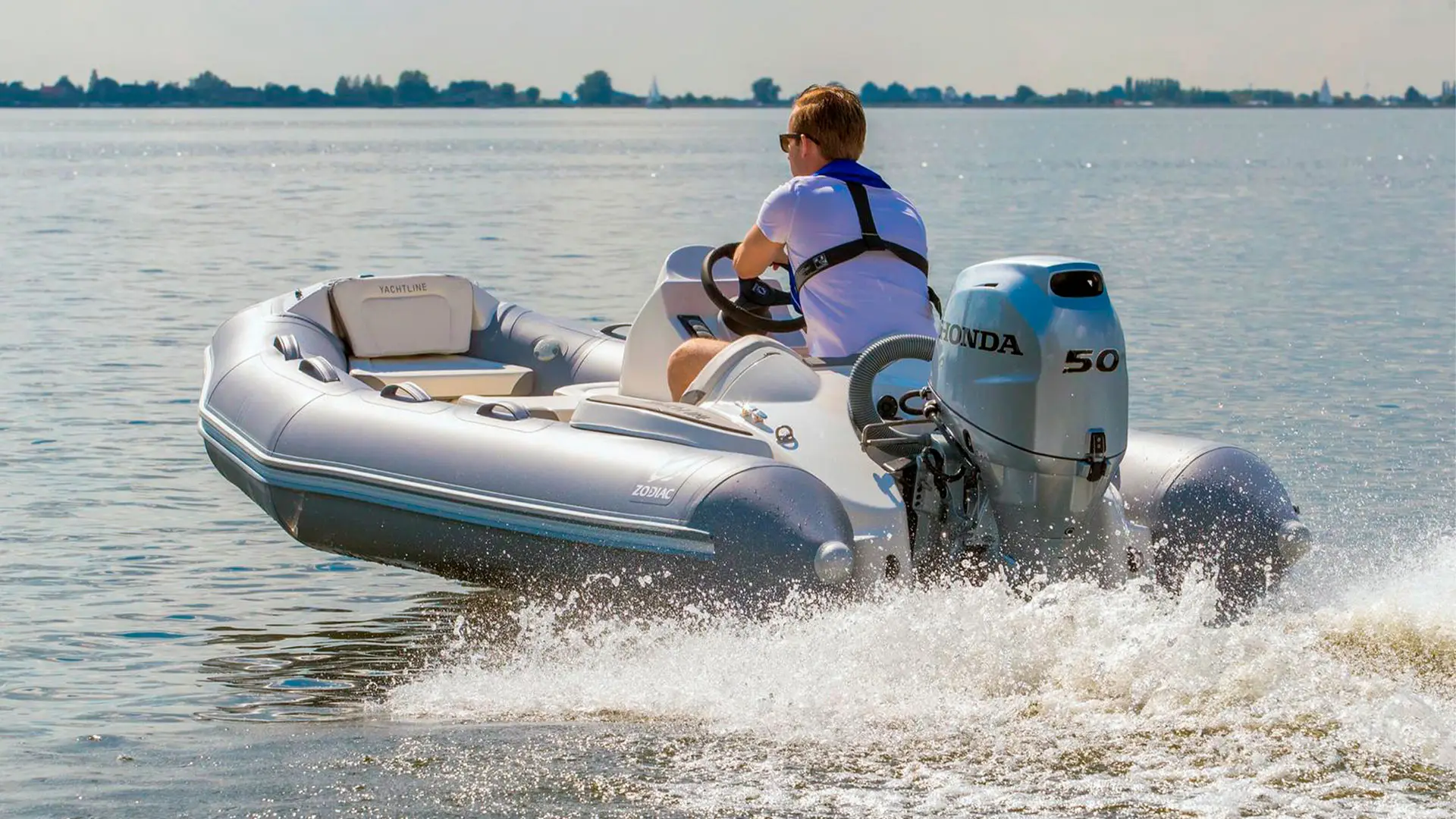 Zodiac Yachtline 360 - Primer plano