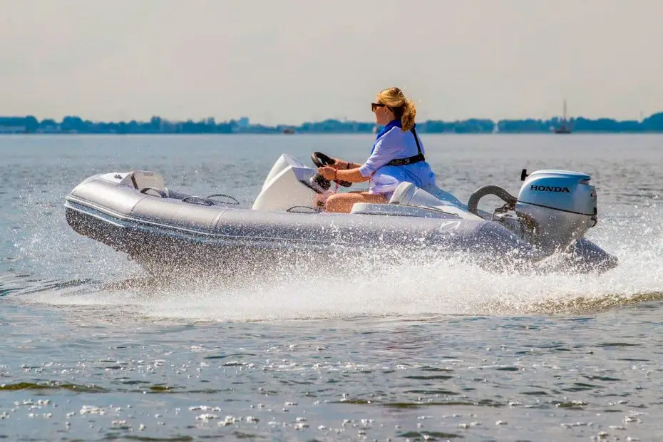 Zodiac Yachtline 360 - Vista lateral