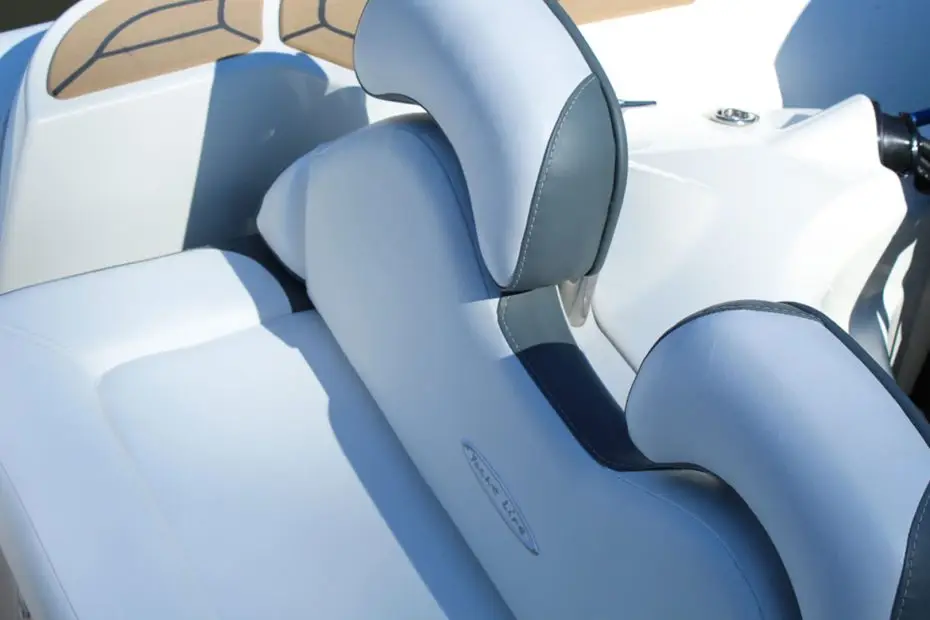 Zodiac Yachtline deluxe 400 - Asientos