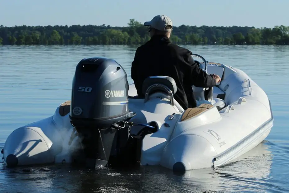 Zodiac Yachtline deluxe 400 - Primer plano